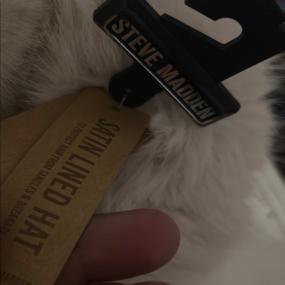 Steve Madden Cream Faux Fur Hat Plush Wide Band - Picture 5 of 7